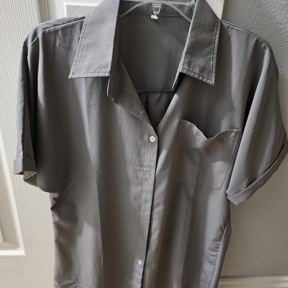 Gray Short Sleeve Button-Up Shirt